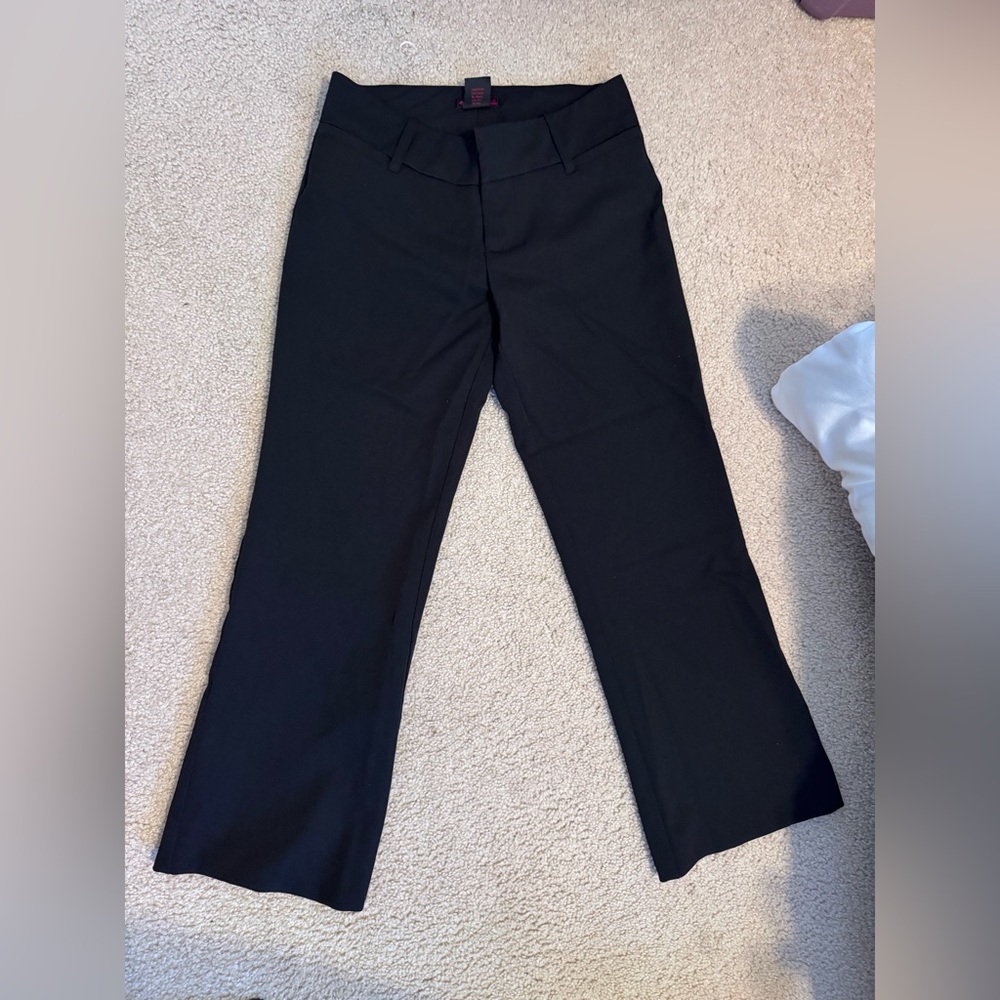 Black dress pants for women.